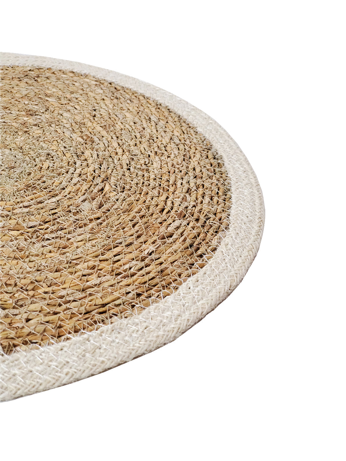 Natural textures and neutral color seagrass placemat